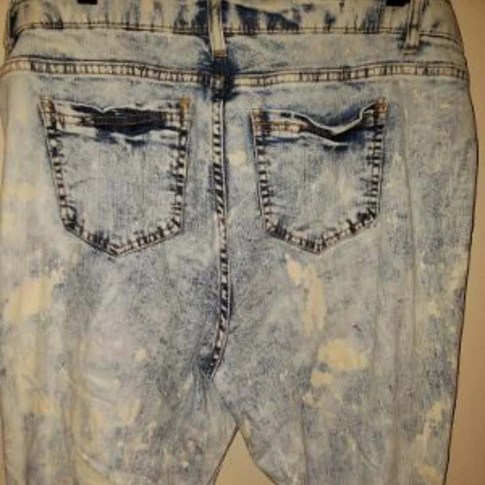 Jeans - Picture 3 of 4